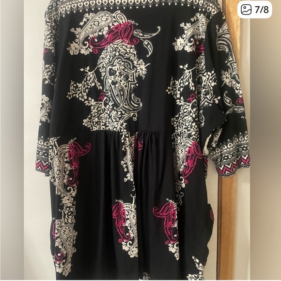 Ulla Popken (Plus 24/26) Black & Cream Crocheted Top w/Pockets & Pink Accents - Picture 3 of 9